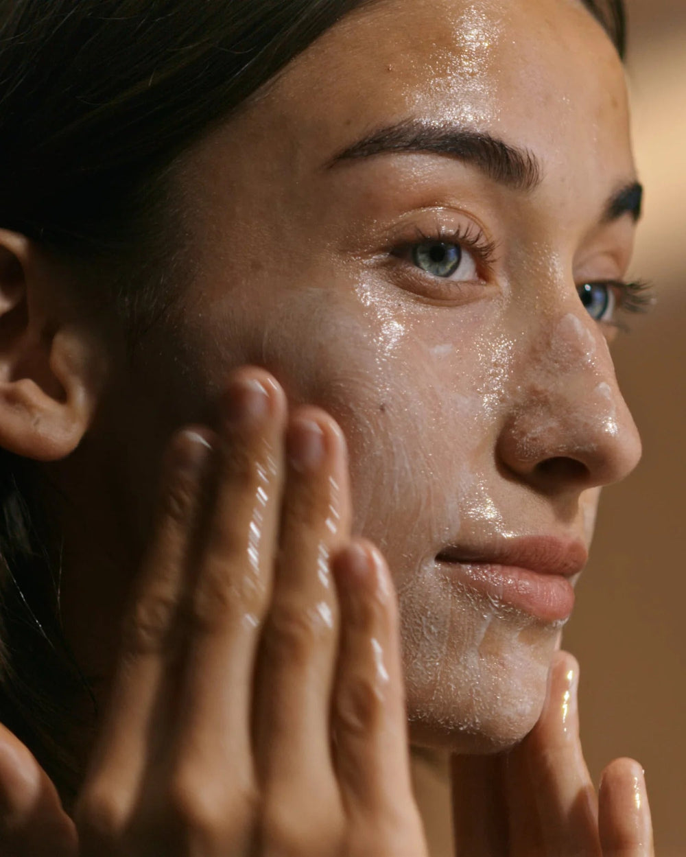 How to Double Cleanse: The Right Way to Wash Your Face at Night